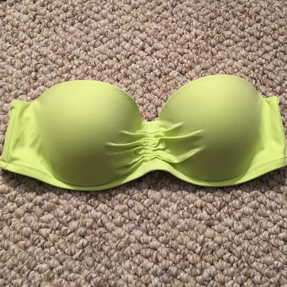 Underwire bandeau bikini top